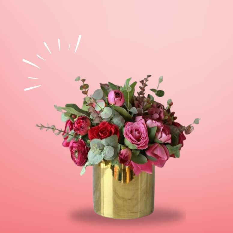 Jarron con rosas ""Pink Gold Roses"